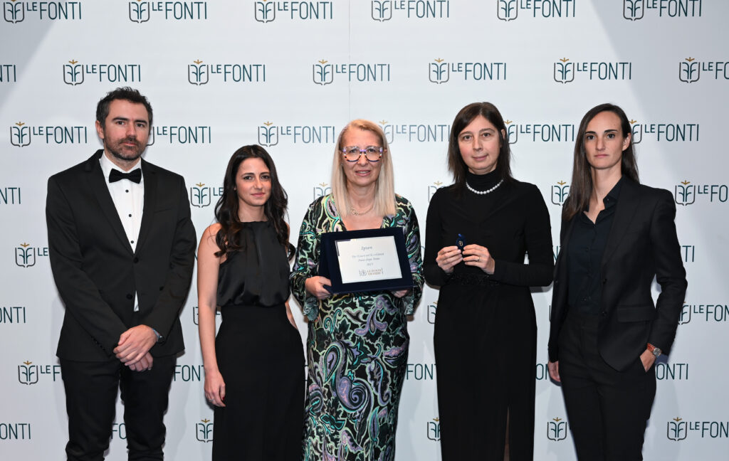 Ipsen Italia riceve il Riconoscimento di Eccellenza nelle Risorse Umane nel Settore Pharma a Le Fonti Awards 2023 Ipsen Italia riceve il Riconoscimento di Eccellenza nelle Risorse Umane nel Settore Pharma a Le Fonti Awards 2023